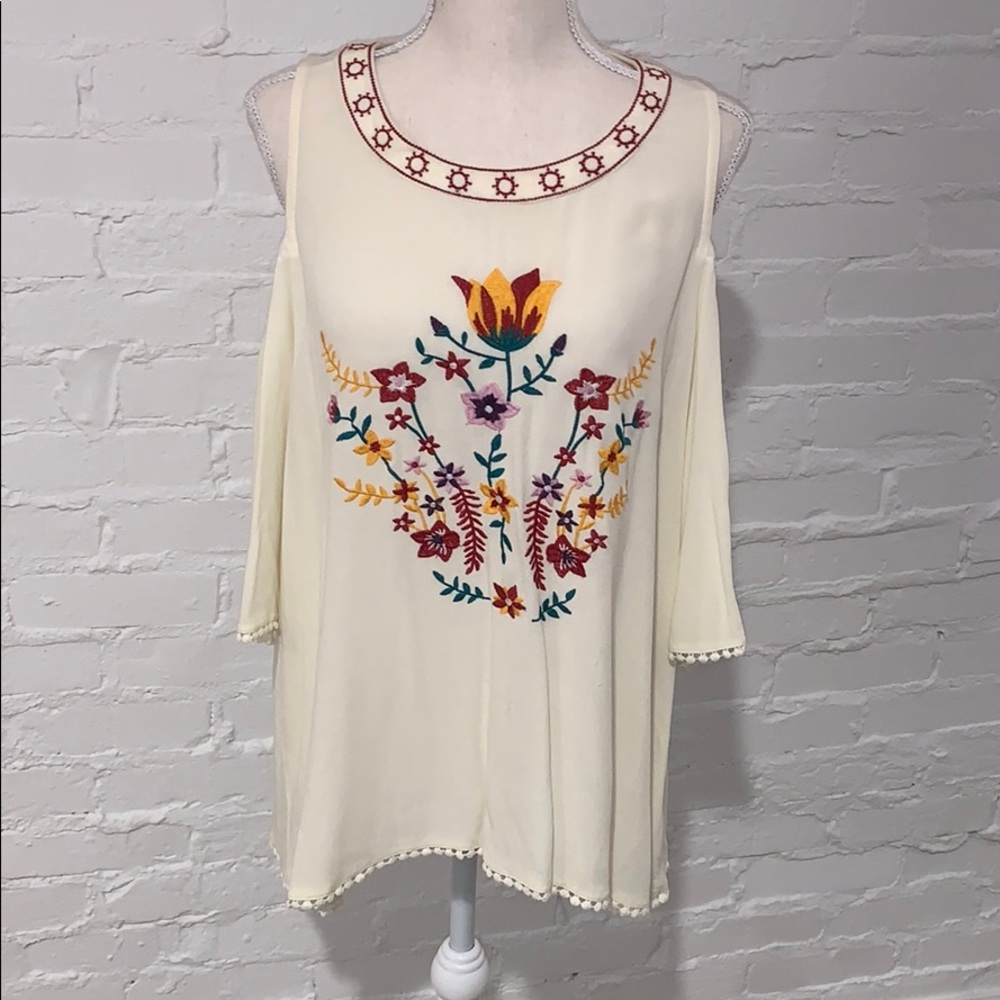 💫 Cold Shoulder Floral Embroidered Tunic 💫